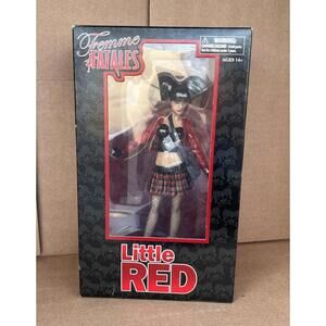 Femme Fatales LITTLE RED Vinyl Statue 9" Figure Diamond Select Riding Hood NEW